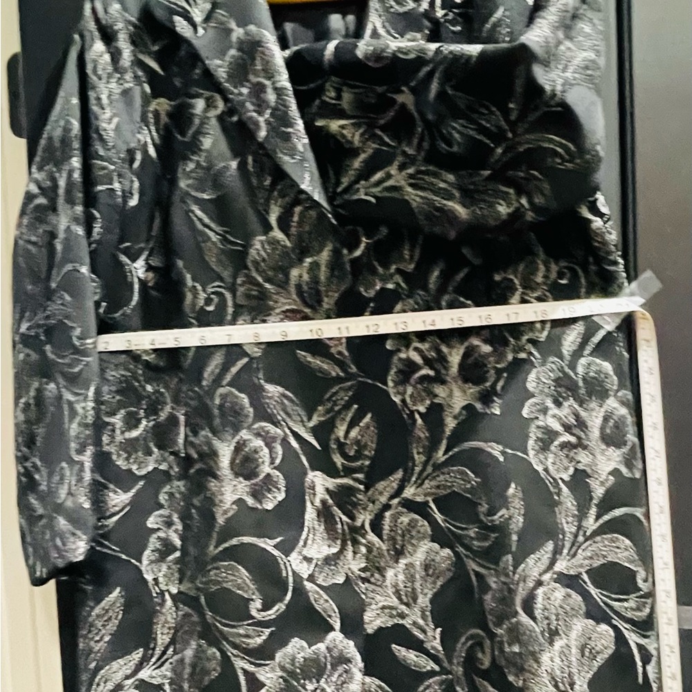 Louben Floral Black and Silver topper Jacket - Picture 4 of 8
